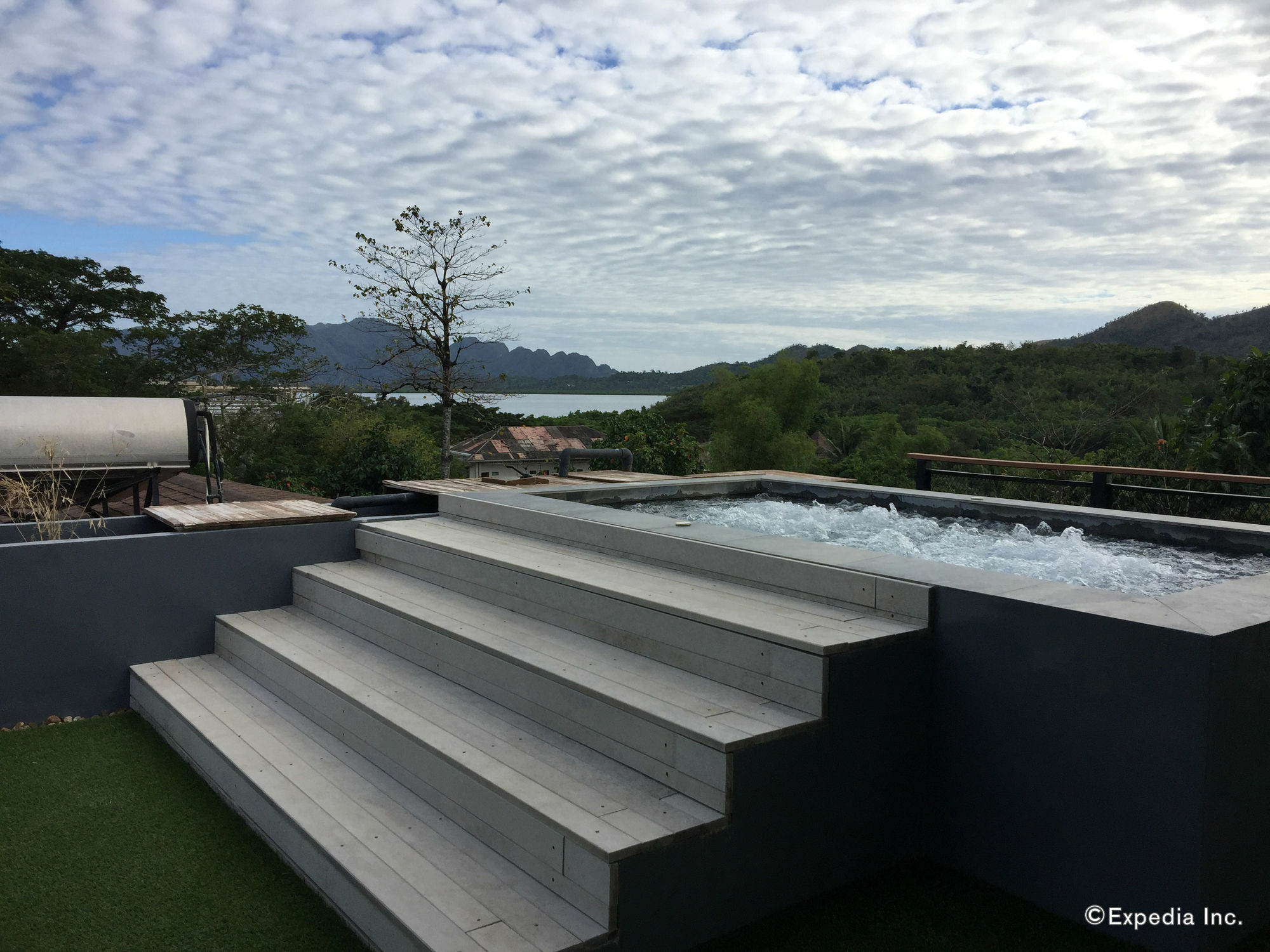 The Funny Lion - Coron Hotel Ngoại thất bức ảnh